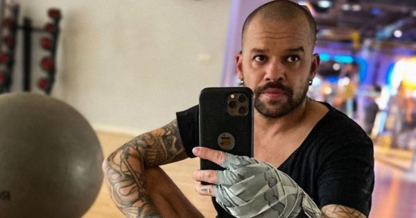 Michał Piróg śmiga po wybiegu w szpilkach. Niejedna kobieta nie przeszłaby z taką gracją