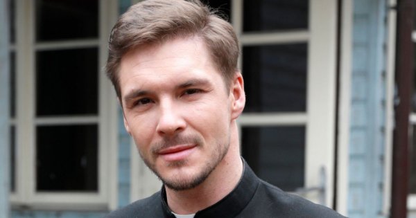 Mikołaj Roznerski poucza kobiety. Zrobisz TO na pierwszej randce, facet już nie zadzwoni