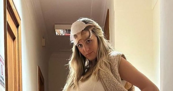 Aleksandra Żebrowska w bikini i skarpetkach: "Bywało lepiej". Fani: "Jak po 4 ciążach to bosko!"