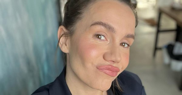 Ciężarna Olga Bołądź wypina ogromny brzuch. Reakcja jej towarzysza bezcenna!