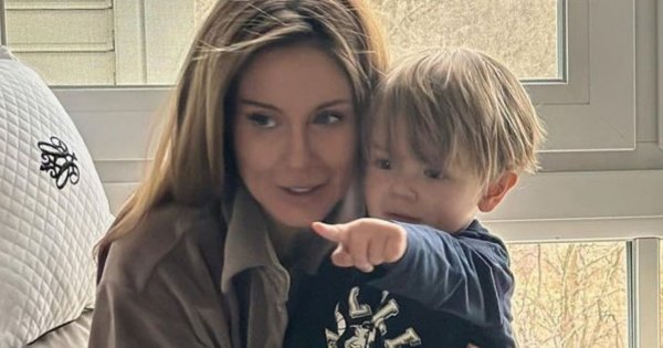 Małgorzata Rozenek z nietypowym okryciem głowy. Ktoś pisze: "12 lat temu z takim rondem zbierałam truskawki w Niemczech"
