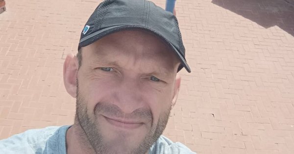 Ryszard "Szczena" z "Chłopaków do wzięcia" zabawił się w stylistę. Aśka przeszła metamorfozę!
