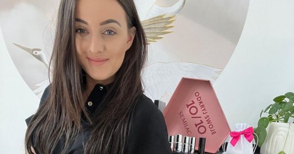 Ania Bardowska na Komunii siostry. Miała BARDZO oryginalną sukienkę. Zbyt odważna?