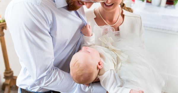 "Będę matką chrzestną. Bratowa żąda, bym zapłaciła za chrzest jej córki 5000 zł! Wystawiła mi rachunek"