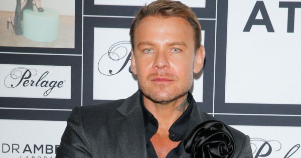 Dawid Woliński zupełnie nagusieńki. "Jakie ciało, chrupałabym"- komentują fanki