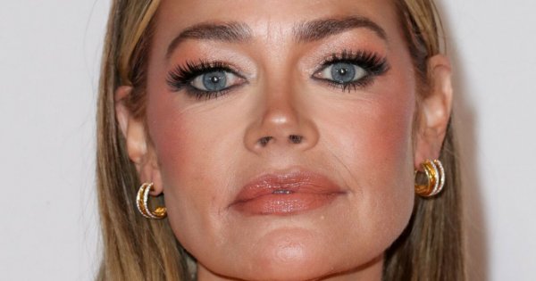 52-letnia Denise Richards olśniewa idealną figurą w pomarańczowej stylizacji. "Jak sorbet!", piszą fani