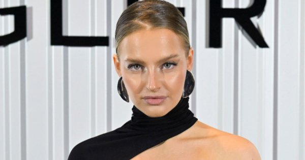 Karolina Pisarek w perwersyjnej sukience świętuje urodziny ukochanego. Wygląda jak Paris Hilton!