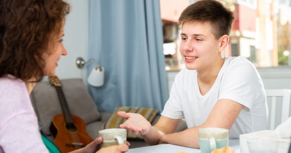 "Podczas porządków w pokoju syna, znalazłam coś pod jego łóżkiem. Byłam w szoku"