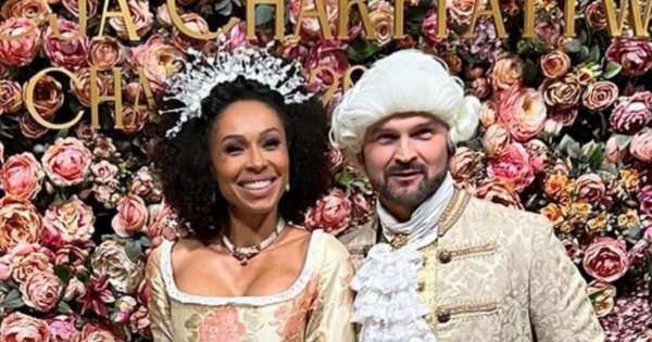 Omenaa Mensah na bal charytatywny przyjechała KARETĄ. "Targowisko próżności", komentują internauci