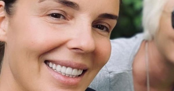 Agnieszka Włodarczyk pozuje w staniku i pokazuje ciało po ciąży. Fani dzielą się sposobami na płaski brzuch