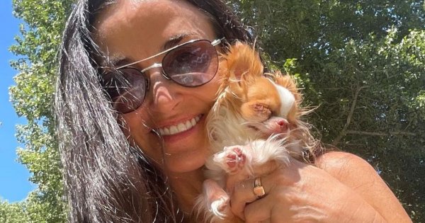 60-letnia Demi Moore kusi w skąpym bikini. "Jak to możliwe, że osoba na zdjęciu ma więcej niż 22 lata?", pytają fani