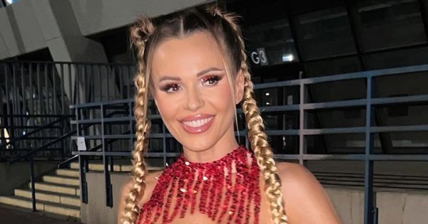 Doda w bikini wygina się na skale i prezentuje boskie ciało. Bez Dariusza Pachuta