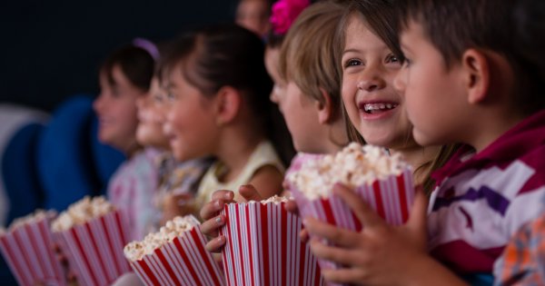 Czy film "Barbie" to dobry wybór na rodzinny seans? Sprawdź, czy Twoje dziecko powinno to oglądać!
