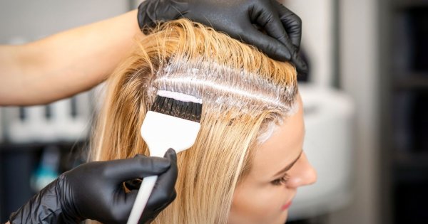 Jak się przygotować przed farbowaniem włosów w salonie fryzjerskim?