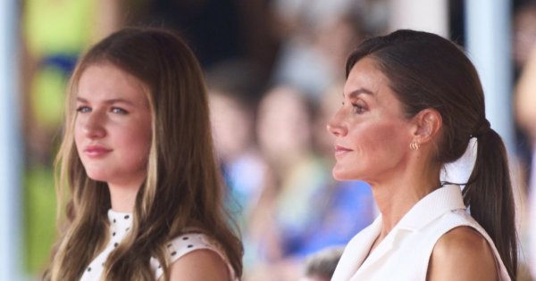 Królowa Letizia zachwyciła nowoczesną stylizacją, ale to jej córka wyrasta na prawdziwą ikonę stylu. Wow!