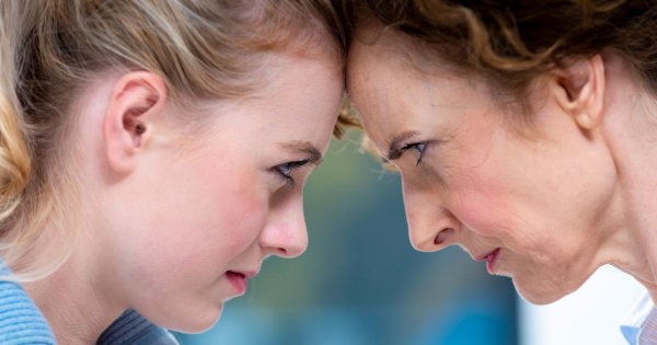 "Moja mama kazała mi stracić wianek. Ona w moim wieku miała już 10 partnerów"