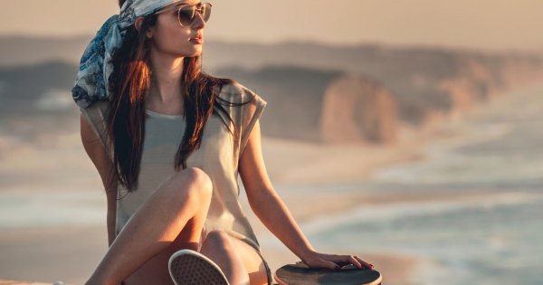 "Moja nastoletnia córka zakrywa się na plaży. Wstydzi się opalać w bikini"