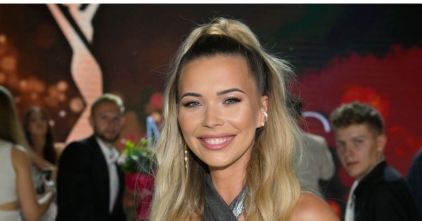 Sandra Kubicka w bardzo niebezpiecznej stylizacji na wyborach Miss Polonia. Dekolt zaraz jej wyskoczy!