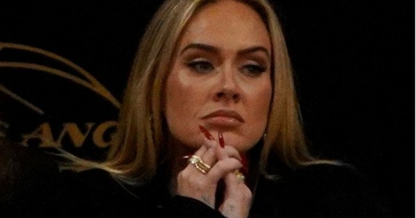 Adele zemdlała z bólu! Piosenkarka od lat cierpi na koszmarne schorzenie