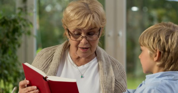 "Proboszcz znowu ostrzegał przed tymi książkami, a wnuk je uwielbia. Boję się, co z niego wyrośnie"