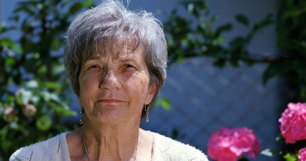 "Córka nie zabrała mnie na wakacje. Mam 70 lat i siedzę sama jak palec"