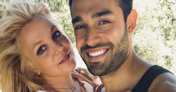 Sam Asghari wydał oświadczenie w sprawie rozwodu z Britney Spears. Coś tu śmierdzi...