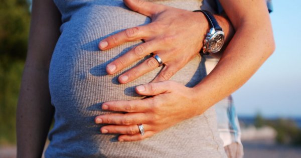 "Zarabiam na wygodne życie jako surogatka. Dzięki temu mam czas dla moich dzieci"