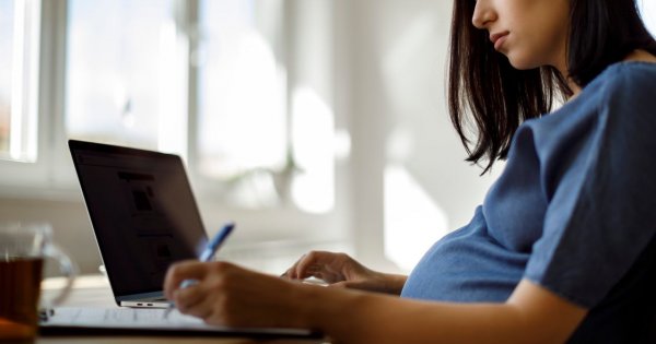 "Chcę po miesiącu od porodu wrócić do pracy, a dziecko oddać do żłobka. Muszę się rozwijać"