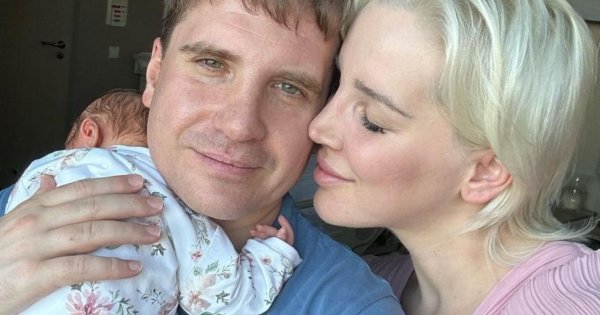 Lil Masti pokazała brzuch dzień po cesarskim cięciu. "Cała opuchnięta"