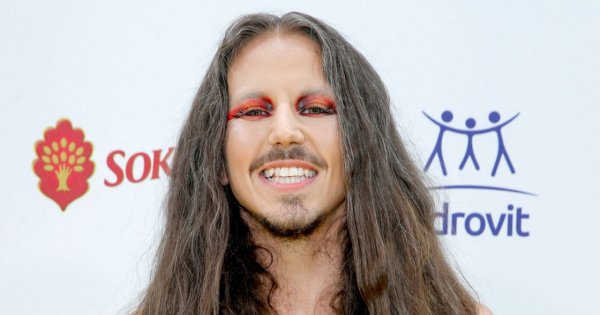 Michał Szpak pocałował znaną wokalistkę. Wszyscy TO widzieli!