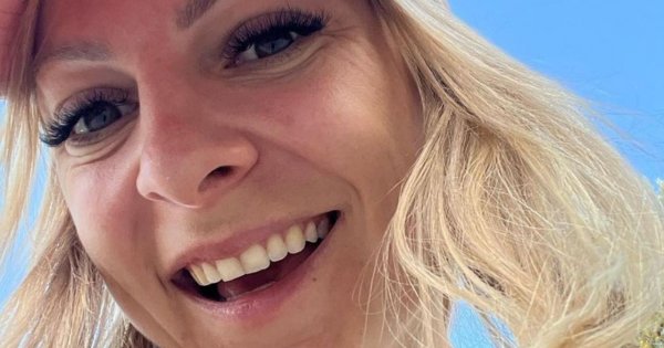 Magda Narożna znów rozgrzewa internautów. Jak rasowa modelka wygina ciało okryte bikini
