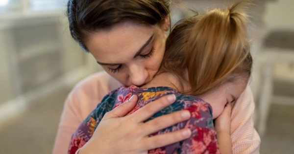 "Mała dziewczynka płakała przed domem pogrzebowym. Po krótkiej rozmowie płakałyśmy razem"