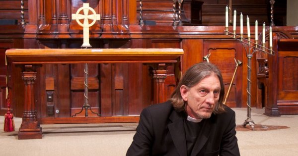 "Musiałem złamać tajemnicę spowiedzi, by chronić parafiankę. Teraz tego żałuję"