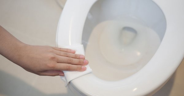 "Stałem się bardzo bogaty. A to wszystko dlatego, że wypiłem wodę z toalety"