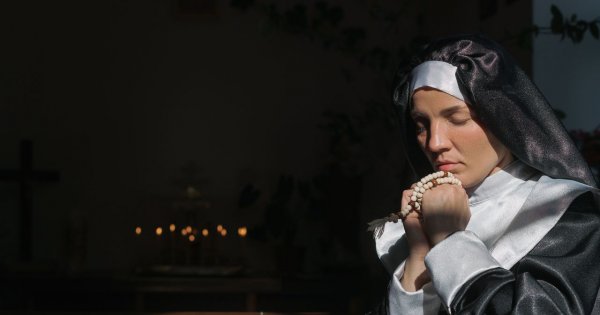 "Powiedziałam rodzinie, że chcę zostać zakonnicą. Niby wszyscy wierzący, a się mnie wyrzekli"