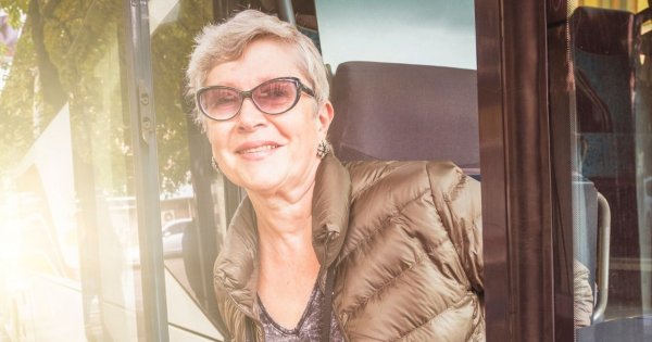 "Mam 70 lat i nikt nie ustępuje mi miejsca w autobusie. Co z tymi ludźmi?"