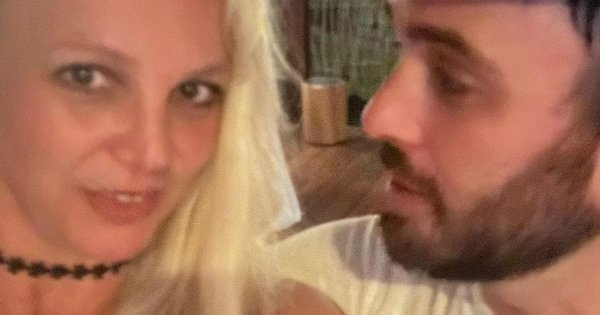 Britney Spears pozuje w objęciach tajemniczego mężczyzny. Kim jest ten przystojniak?