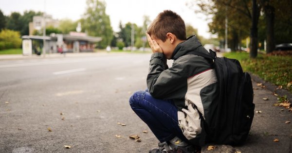 "Zostawiam syna na całe dnie w świetlicy. Nie mam dla niego czasu"