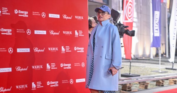Katarzyna Figura w nieudanej stylizacji na festiwalu filmowym. Czyżby wybierała ją na ostatnią chwilę?