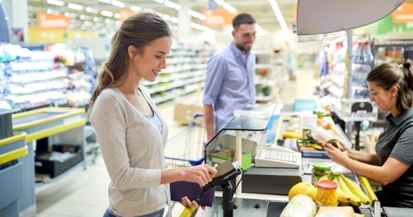 "Obcy facet w markecie zapamiętał mój numer. Nie uwierzycie, jaką wiadomość do mnie wysłał"