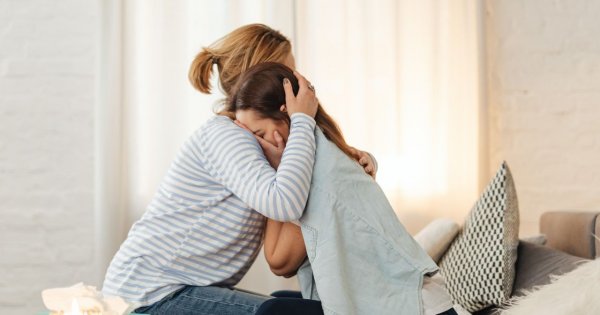 Matka przejrzała telefon nastoletniej córki Liliany, odkryła jej problemy psychiczne i zachęca rodziców do kontroli