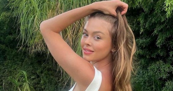 Joanna Opozda chyba jeszcze nigdy nie pokazała tak wiele ciała! Założyła mega wycięte bikini