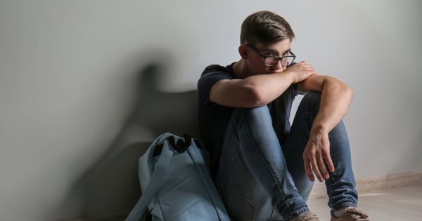 Matka kupiła nieśmiałemu synowi kota; koledzy z klasy zaczęli go odwiedzać i Kacper zyskał przyjaciół