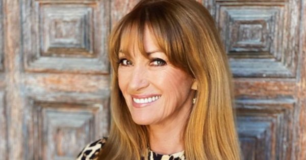 72-letnia Jane Seymour w platynowym blondzie i bez grzywki. Niekorzystna zmiana, która dodaje lat!