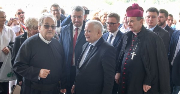 Wypłynęło, ile im dawali. Kwoty zapierają dech! Nowi się z tym rozprawią
