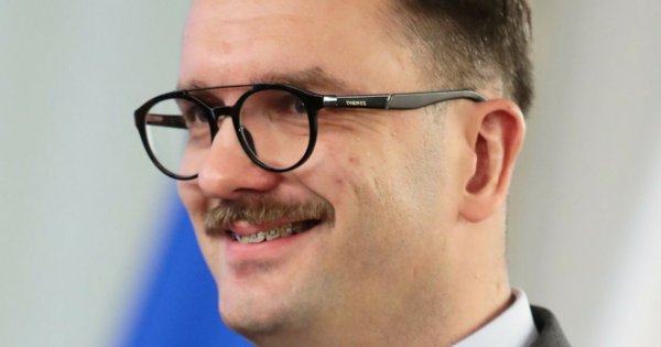 32-latek zaczął nową pracę. Został wybuczany. Wideo jest hitem sieci