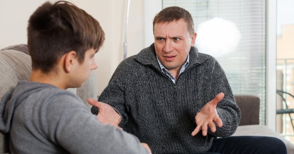 "Mój 18-letni syn zrobił COŚ TAKIEGO. Dowiedziałem się dopiero na zebraniu. Ale wstyd..."