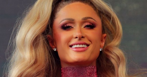 Paris Hilton na Halloween przebrała się za Britney Spears. "Ikony wspierają ikony", napisała skromnie