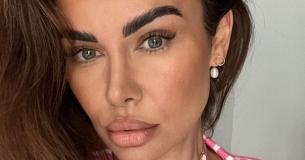 Natalia Siwiec pokazała zdjęcie z córką. Ktoś pisze: "Dziecko z przerażoną miną"