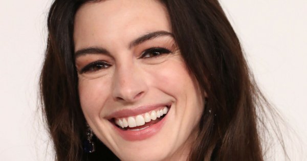 Anne Hathaway majstrowała coś przy twarzy? Zarzekała się, że nigdy czegoś takiego nie zrobi